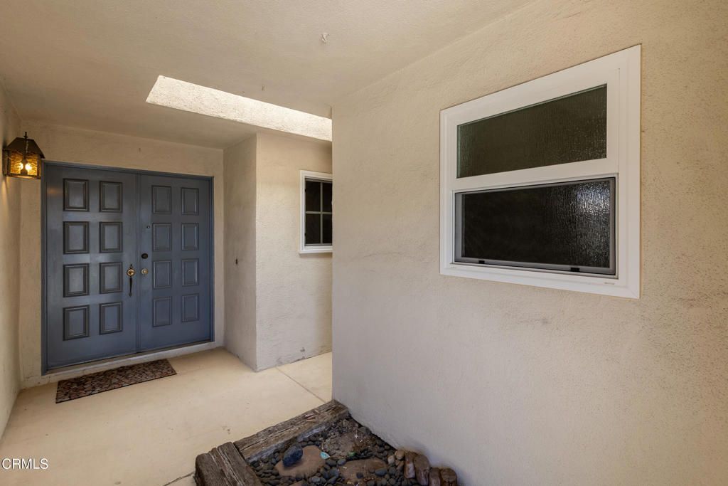 Image 3 of property listing at 215 Montebello Avenue, Ventura, CA 93004