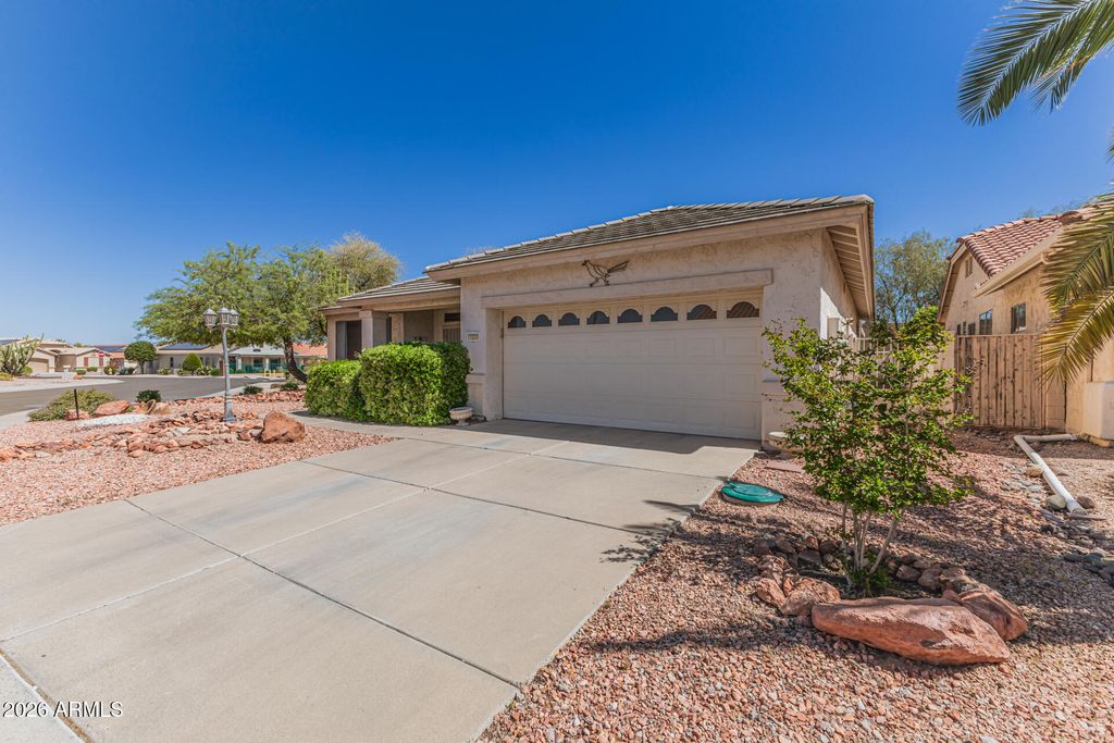 17233 N THORNBERRY Drive, Surprise, AZ 85374 — photo 2