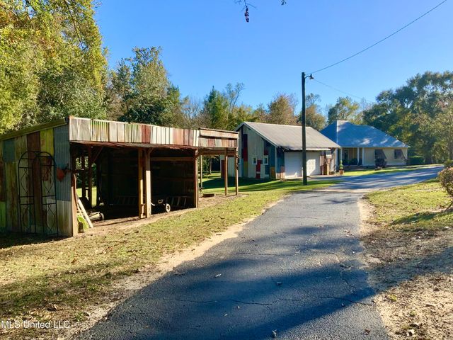 121 Tripp Lane, Carriere, MS 39426