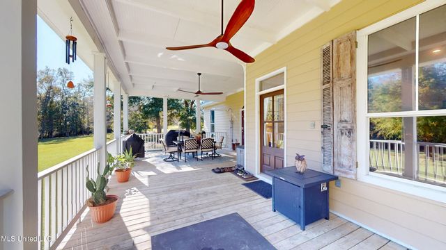 121 Tripp Lane, Carriere, MS 39426