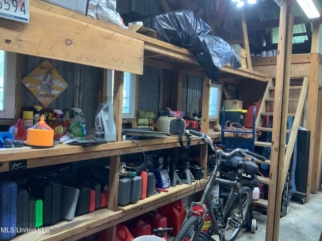 121 Tripp Lane, Carriere, MS 39426