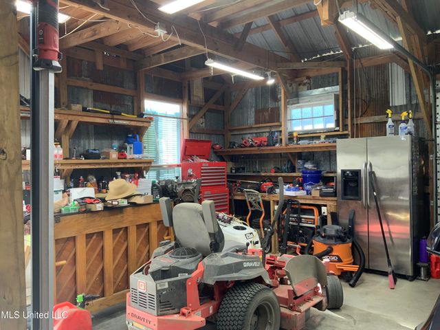 121 Tripp Lane, Carriere, MS 39426