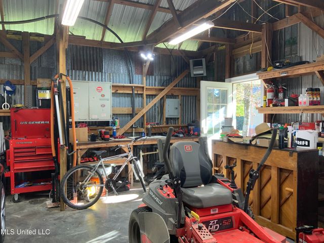 121 Tripp Lane, Carriere, MS 39426