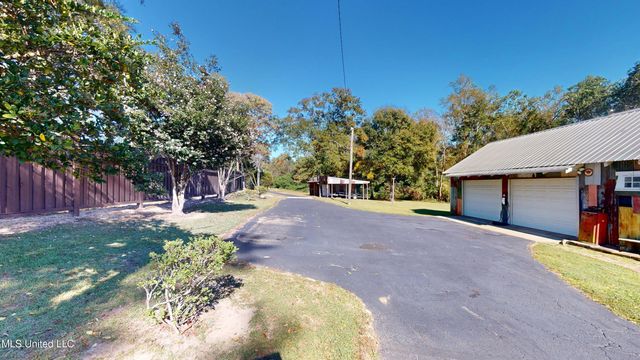 121 Tripp Lane, Carriere, MS 39426