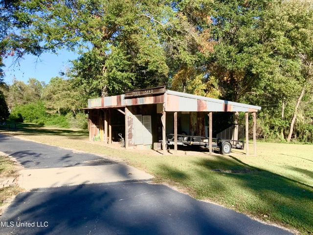 121 Tripp Lane, Carriere, MS 39426