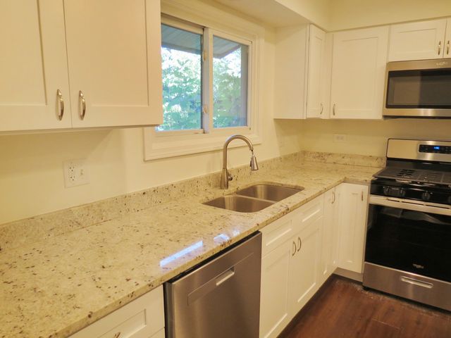 231 Charlotte Lane, Bolingbrook, IL 60440