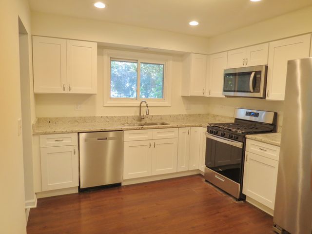 231 Charlotte Lane, Bolingbrook, IL 60440