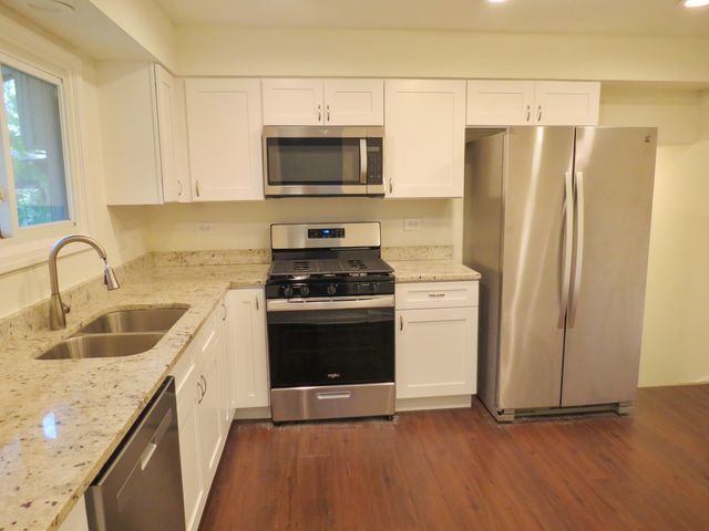 231 Charlotte Lane, Bolingbrook, IL 60440