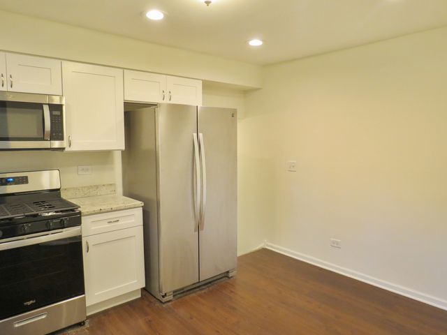 231 Charlotte Lane, Bolingbrook, IL 60440