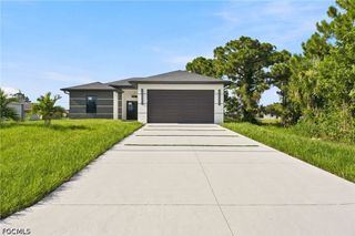 2818 13th ST SW, Lehigh Acres, FL 33976