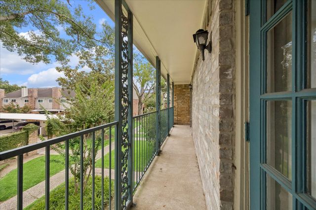 1617 W Sam Houston Pkwy S, Houston, TX 77042