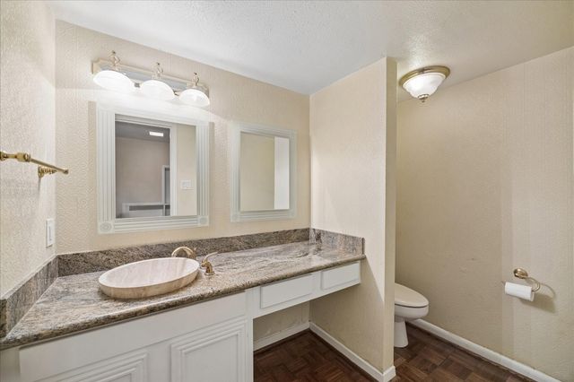 1617 W Sam Houston Pkwy S, Houston, TX 77042