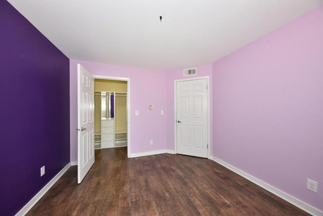 1612 Coachlight DRIVE, New Berlin, WI 53151