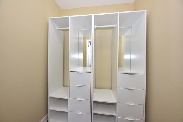 1612 Coachlight DRIVE, New Berlin, WI 53151