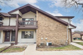 1612 Coachlight DRIVE, New Berlin, WI 53151