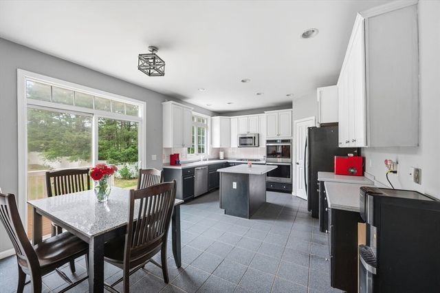460 Raymond Rd, Plymouth, MA 02360