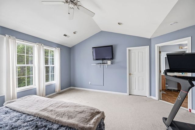 460 Raymond Rd, Plymouth, MA 02360