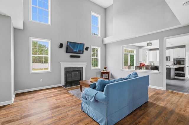 460 Raymond Rd, Plymouth, MA 02360