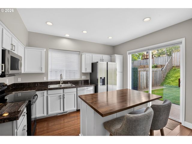 17625 Sw DODSON Dr, Sherwood, OR 97140