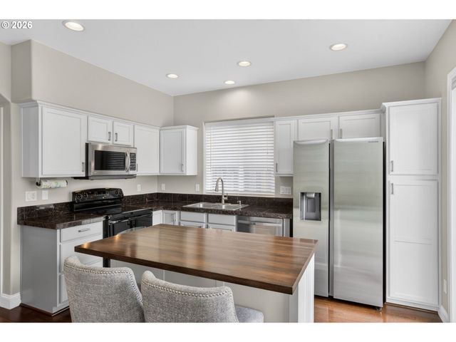 17625 Sw DODSON Dr, Sherwood, OR 97140