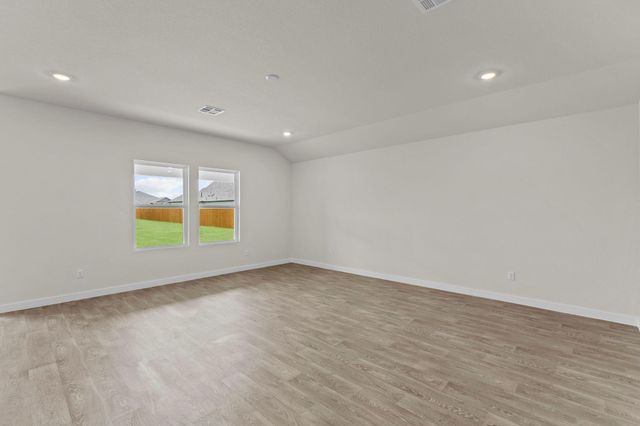 426 Kolbo Crossing CV, Lockhart, TX 78644
