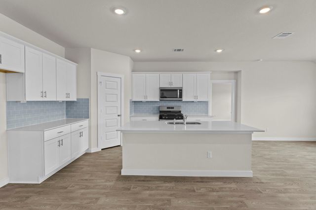 426 Kolbo Crossing CV, Lockhart, TX 78644