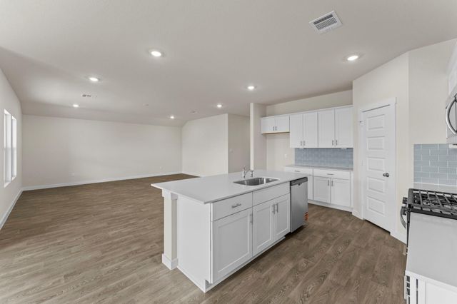 426 Kolbo Crossing CV, Lockhart, TX 78644