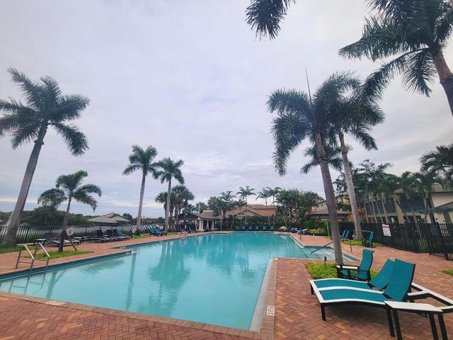 750 Millbrae Court 5, West Palm Beach, FL 33401