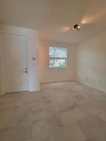 750 Millbrae Court 5, West Palm Beach, FL 33401