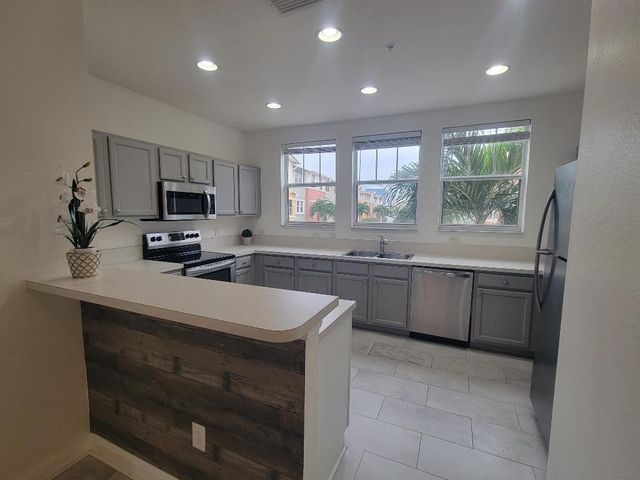 750 Millbrae Court 5, West Palm Beach, FL 33401