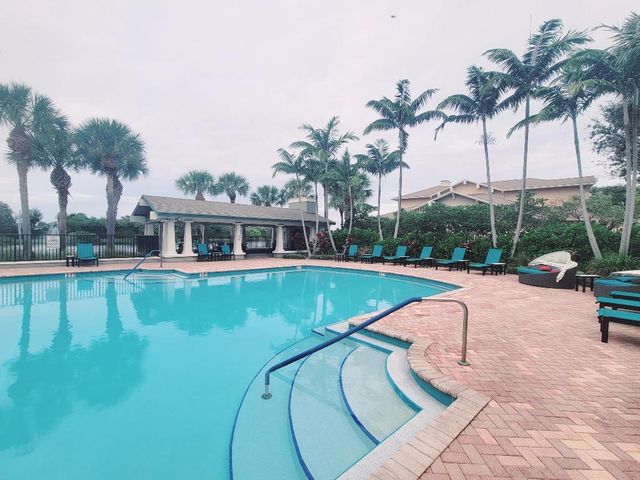 750 Millbrae Court 5, West Palm Beach, FL 33401