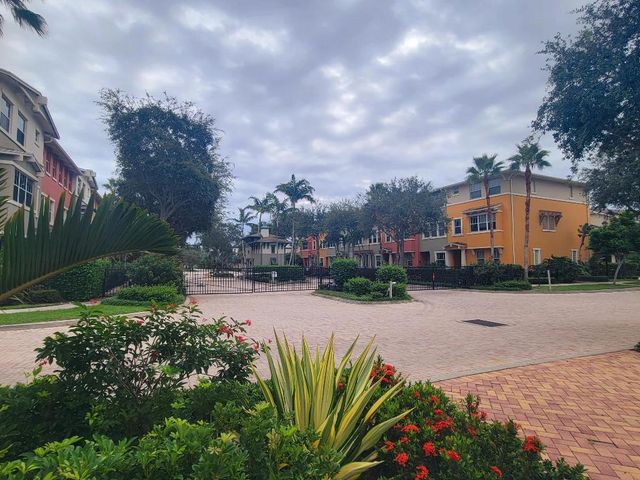 750 Millbrae Court 5, West Palm Beach, FL 33401