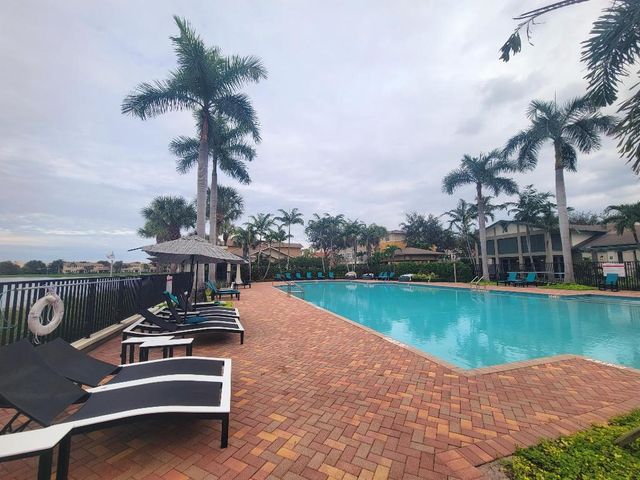 750 Millbrae Court 5, West Palm Beach, FL 33401