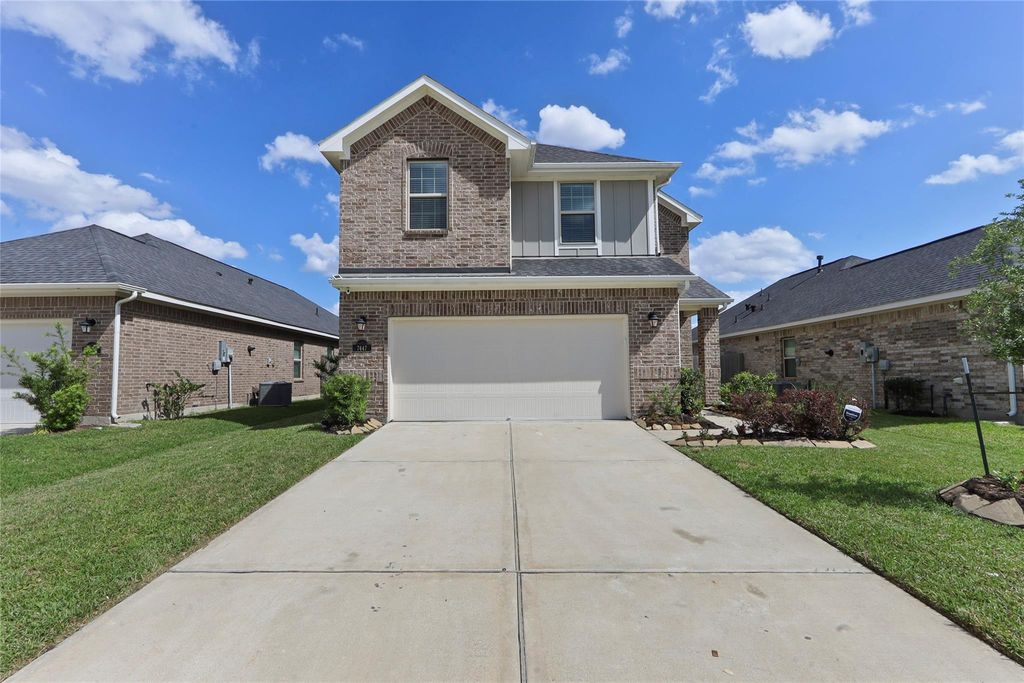 7447 French Quarter Court, Fulshear, TX 77441