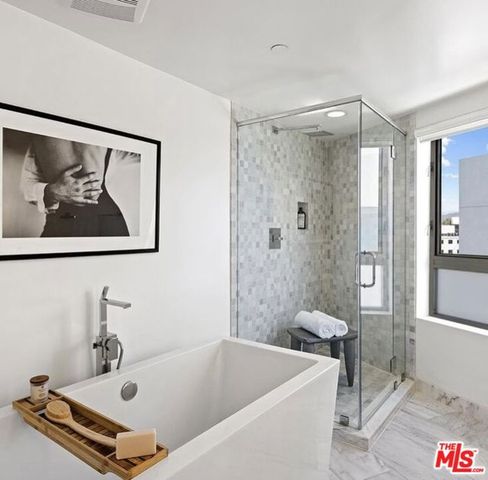616 N Croft Avenue 8, West Hollywood, CA 90048