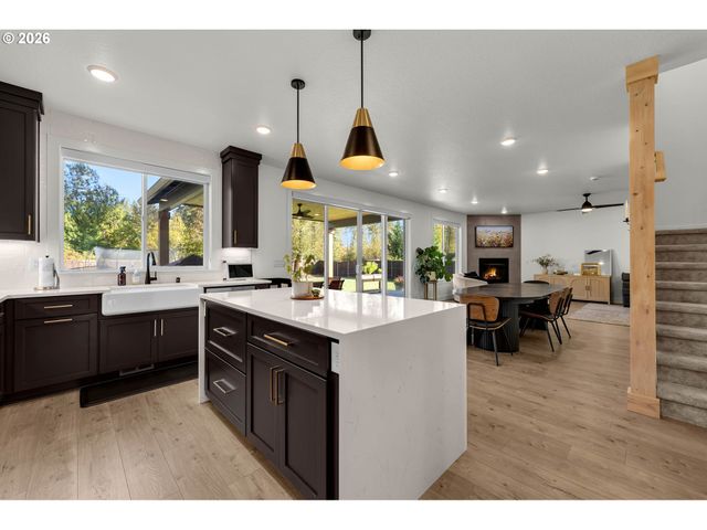 3913 Se 19TH Ave, Brush Prairie, WA 98606