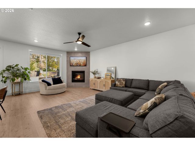 3913 Se 19TH Ave, Brush Prairie, WA 98606