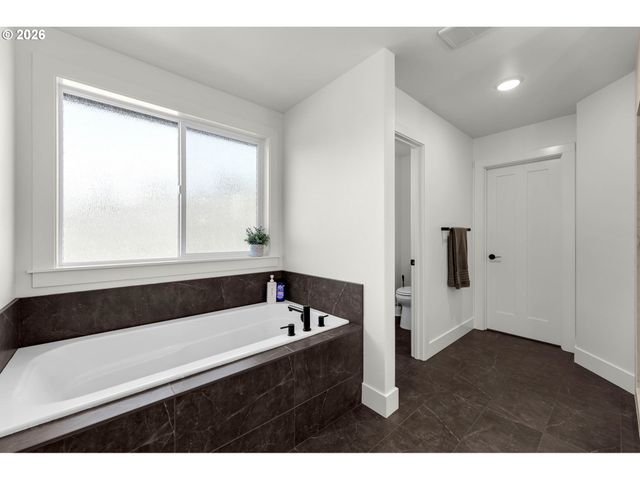 3913 Se 19TH Ave, Brush Prairie, WA 98606