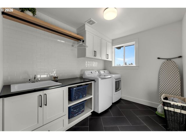 3913 Se 19TH Ave, Brush Prairie, WA 98606