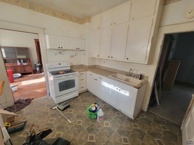 434 SW Buchanan ST, Topeka, KS 66606