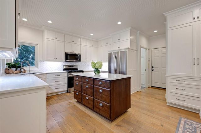 6229 W 128th Street, Leawood, KS 66209