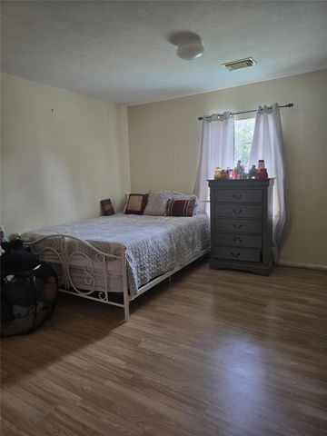 3006 Greenbriar Springs Drive, Houston, TX 77073
