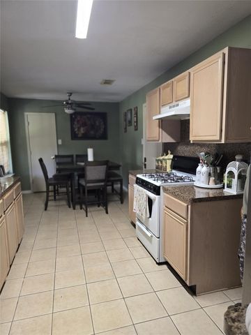 3006 Greenbriar Springs Drive, Houston, TX 77073