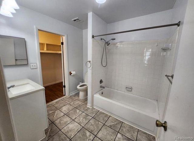 31573 GREEN MEADOW Lane, Warren, MI 48093