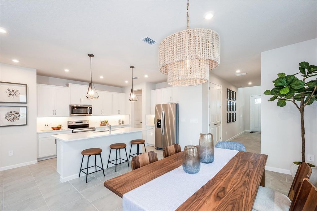 Image 9 of property listing at 5647 SKYLIGHT WAY, Palmetto, FL 34221