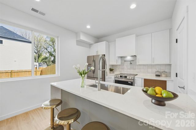 4122 Avalon Avenue, Charlotte, NC 28208