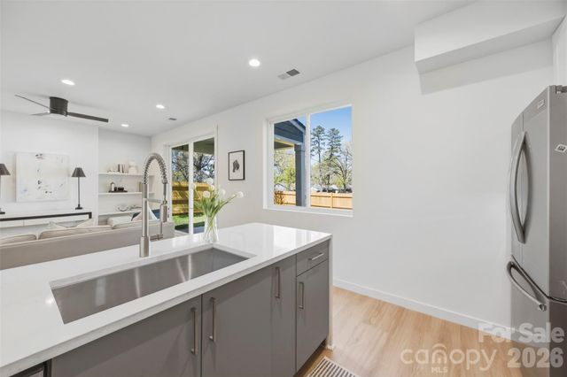 4122 Avalon Avenue, Charlotte, NC 28208