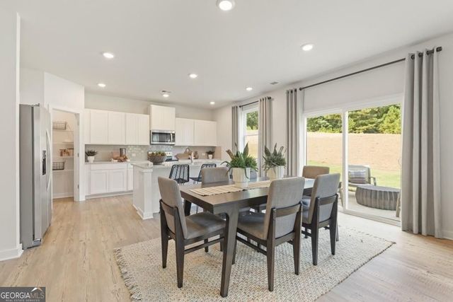 5108 Union Heights Way, Flowery Branch, GA 30542