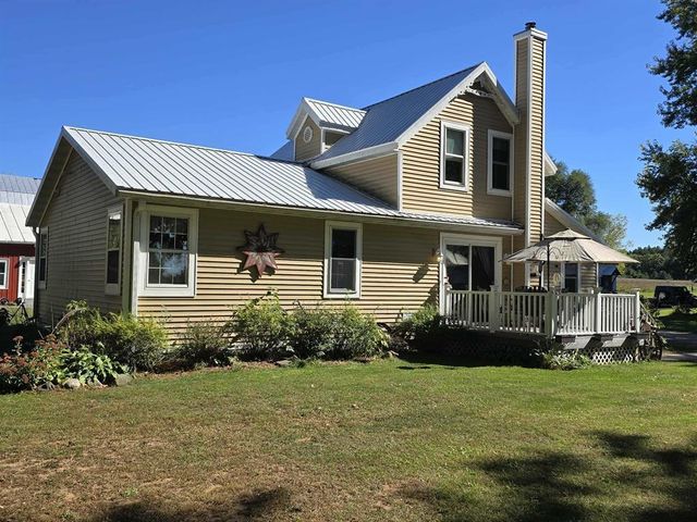 N2784 9TH AVENUE, Hancock, WI 54943