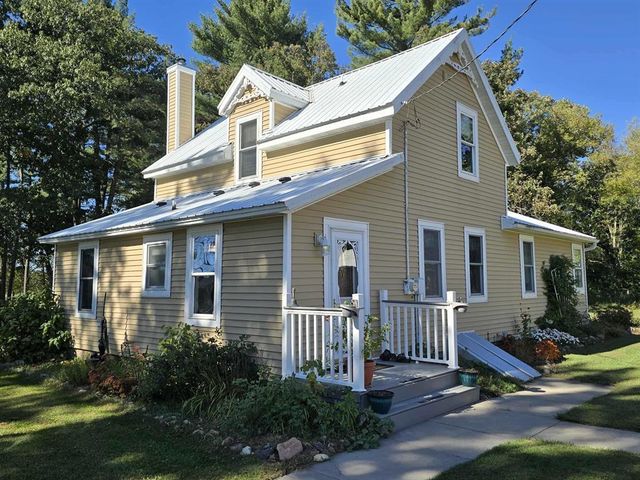N2784 9TH AVENUE, Hancock, WI 54943